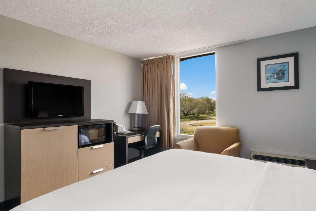 Quality Inn Alice Екстер'єр фото